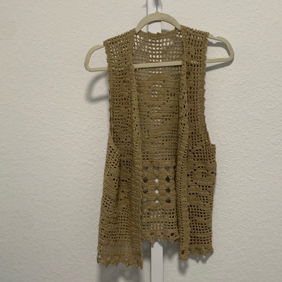 Y2K Crochet Tan Sleeveless Cardigan - Picture 5 of 7